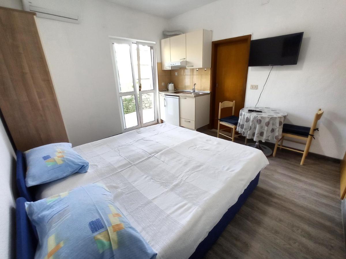 Casa Del Olivo Apartamento Tučepi Exterior foto