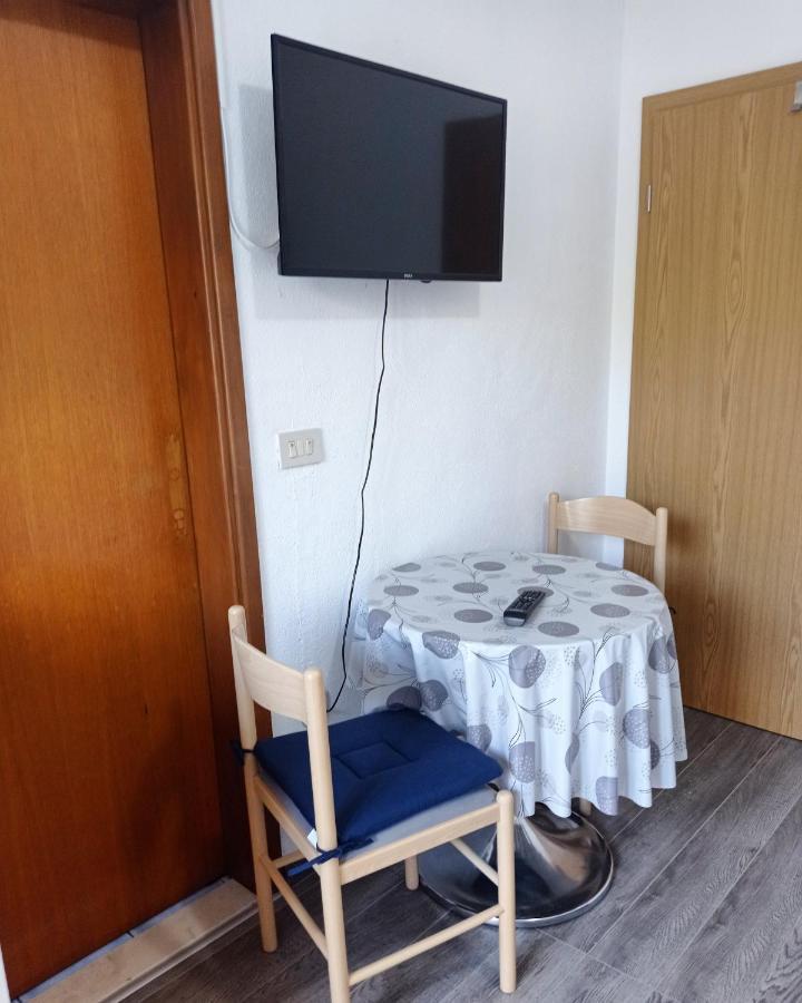 Casa Del Olivo Apartamento Tučepi Exterior foto