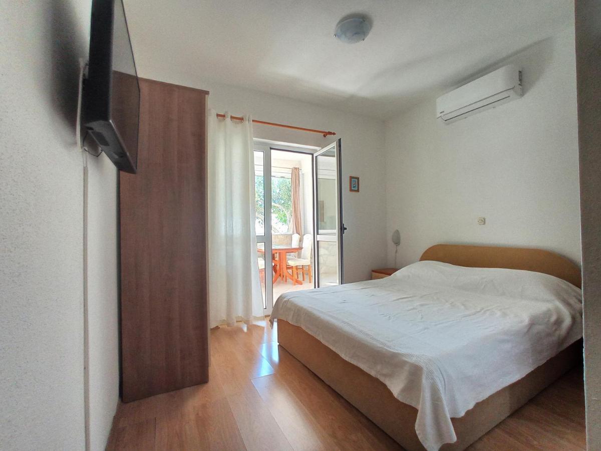 Casa Del Olivo Apartamento Tučepi Exterior foto